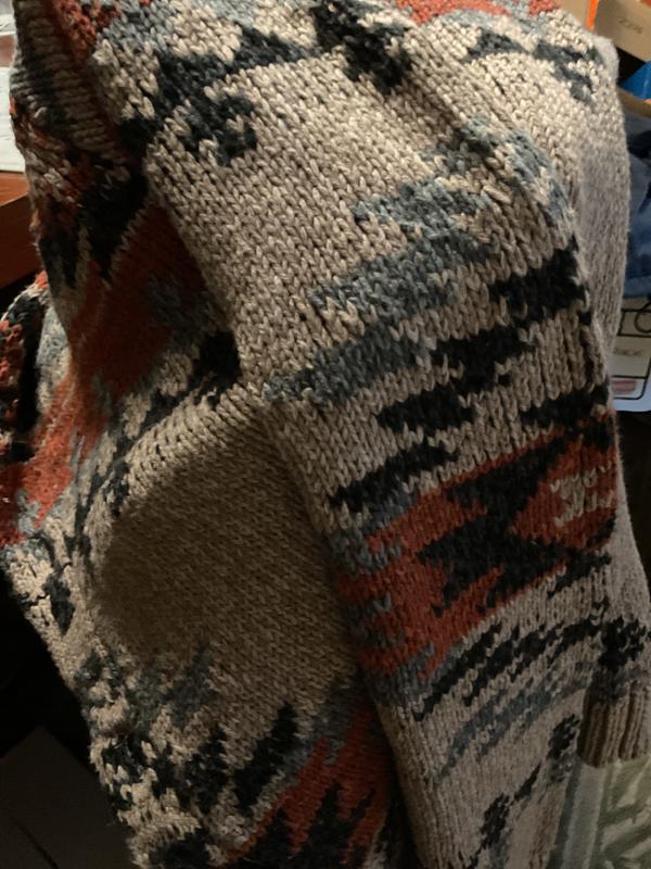 Side view and back view.