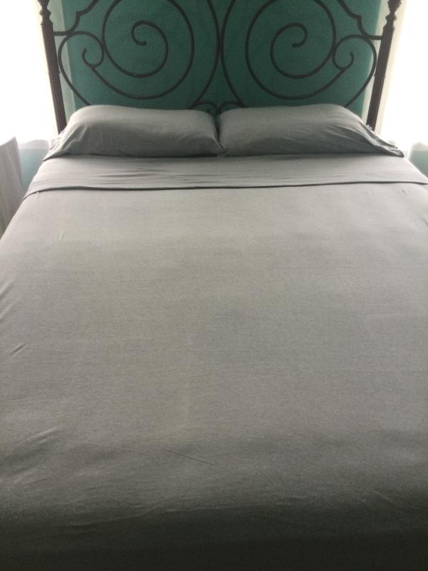 HD Jersey sheet set with Velcro pouch