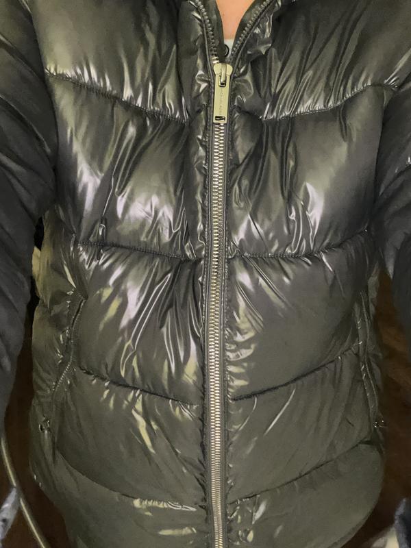 The Jacket was so warm and gorgeous to wear it outdoor…