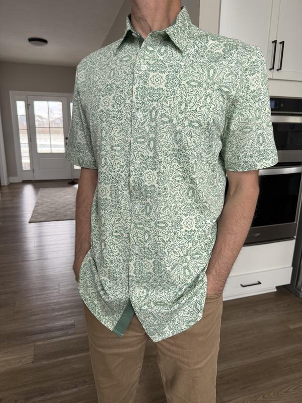 The peek of green at the bottom adds interest.