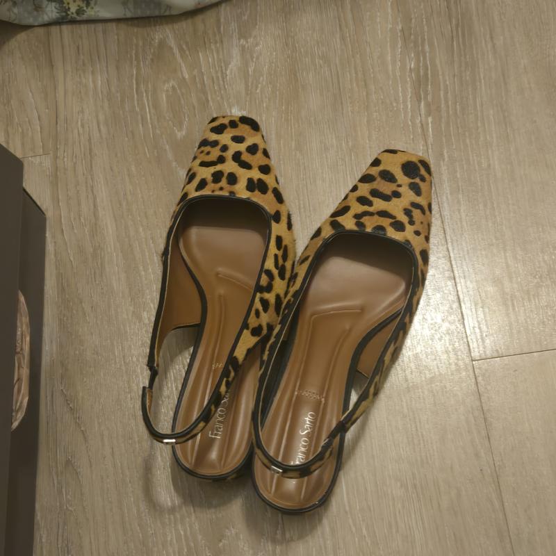 Customer carousel item 1.