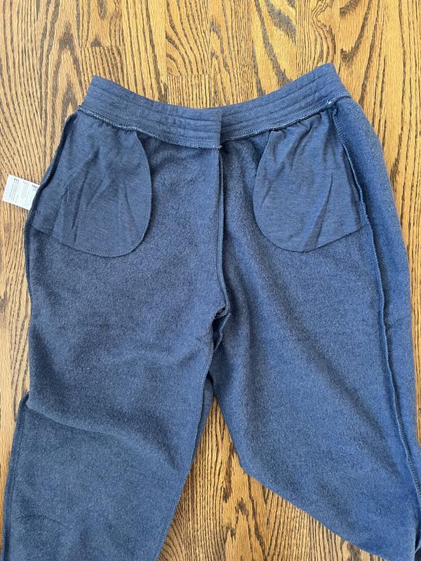 The pockets are too soft, too small, and somewhat useless. Need zipper.