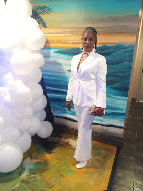 PERFECT FOR THE WHITE ATTIRE PARTY...