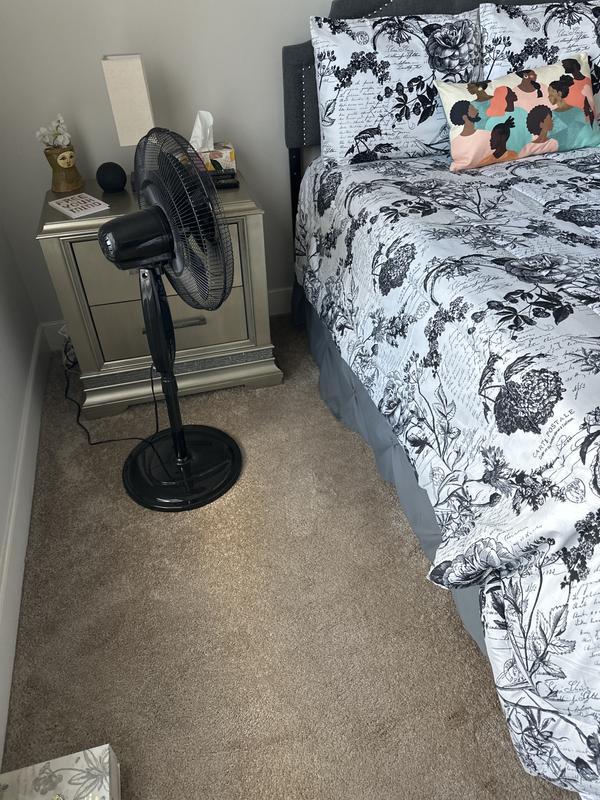 It’s also lightweight I don’t like the heavy comforter’s.