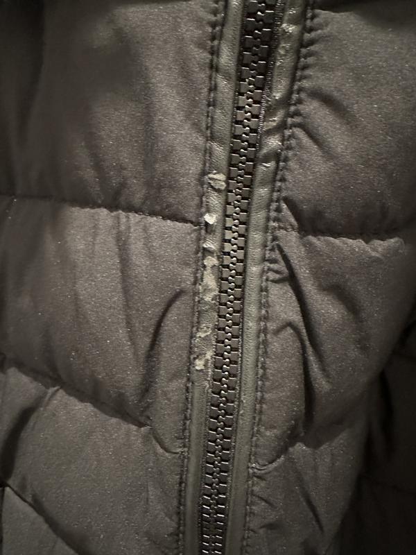 Arrived peeling fabric by zipper.