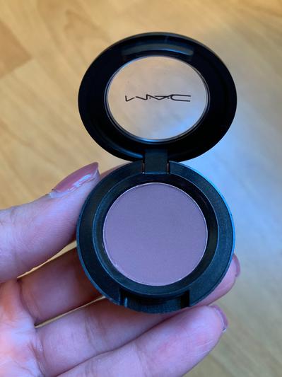 Matte eyeshadow in the color Finjan