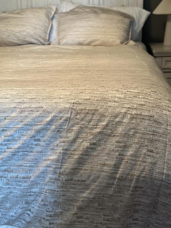 Ombré coloring with beautiful textured fabric