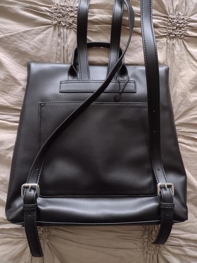 Large outside pocket for phone