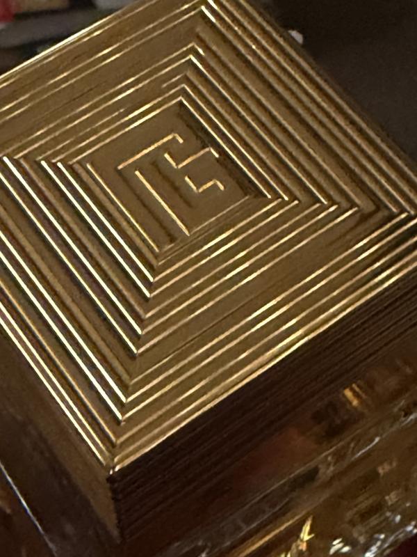 Lovely tesseract pattern