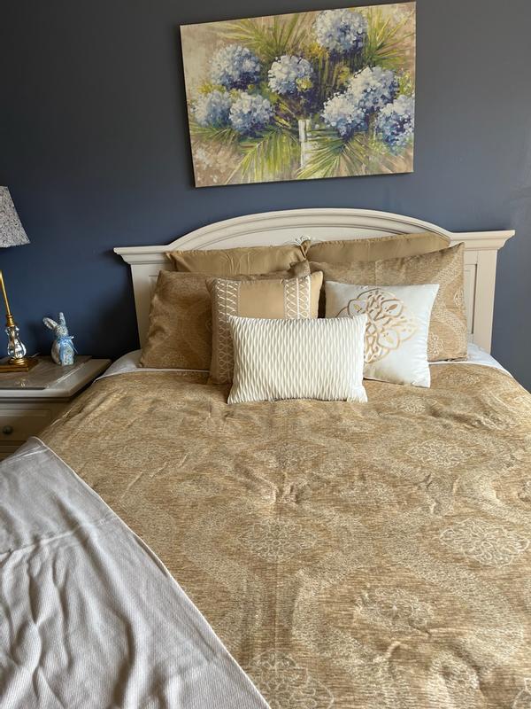 Customer carousel item 1.