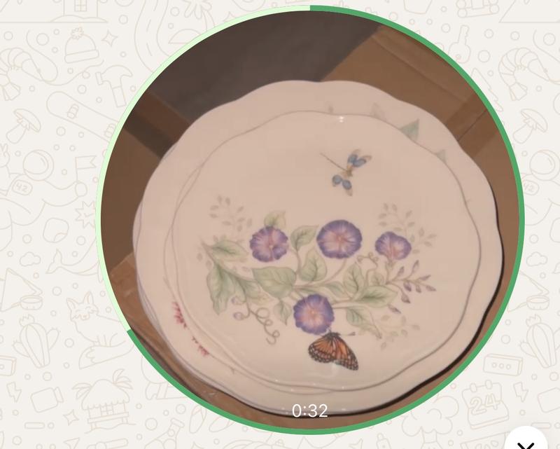 Actually one salad plate has a bird.  Only one