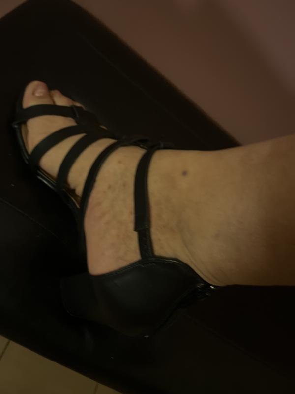 3. Comfortable heel and sole!