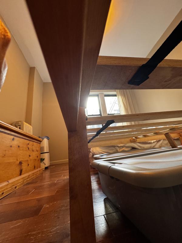 Cheaply made, horrible design.