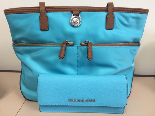 Wallet with Kempton Medium Nylon Tote