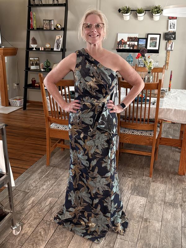 Women's Jacquard One-Shoulder Gown