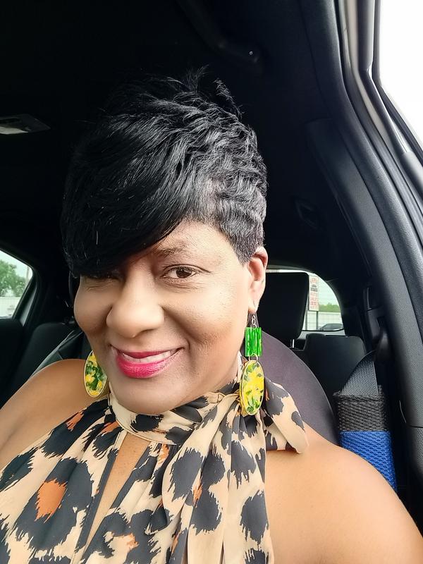 The stay matte blends in so well, disguised my blemishes.