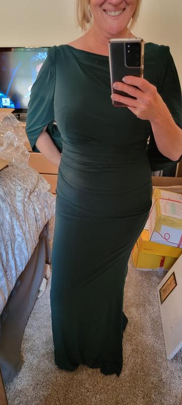 It even has a little train.