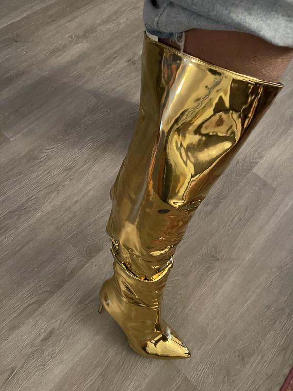 These are comfortable. Can’t wait to wear them! The back split at the top of the boot gives me more calf room!