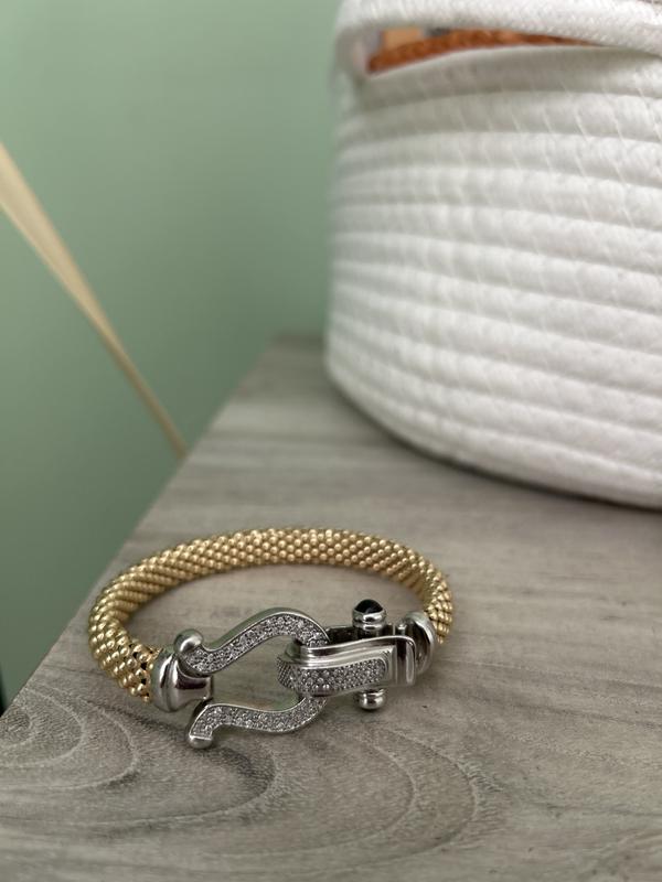 Hook gold and diamond bracelet