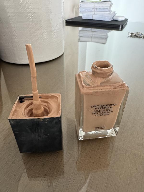 This is not my first rodeo with this product. While love the product once you open it. It’s impossible to close securely so the foundation spills all over.. I literally have to use a rubber band to keep it closed if traveling