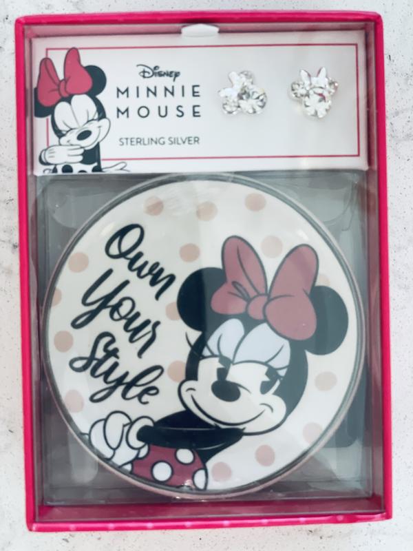 The boxed earring set