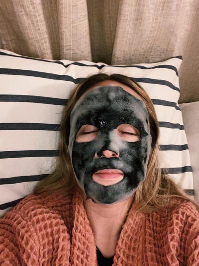 Bubbles after a minute of mask application