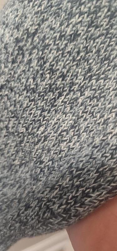 Close up of the knit and colors.