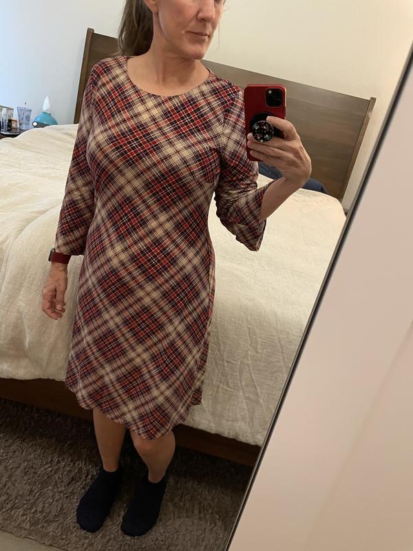 Simple dress with a fun retro 70’s pattern