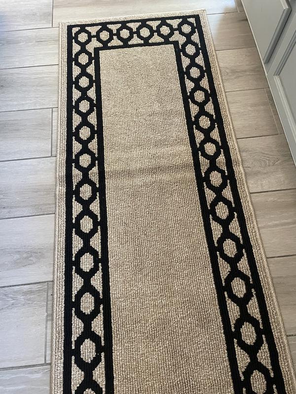 I added three photos showing the wrinkles.