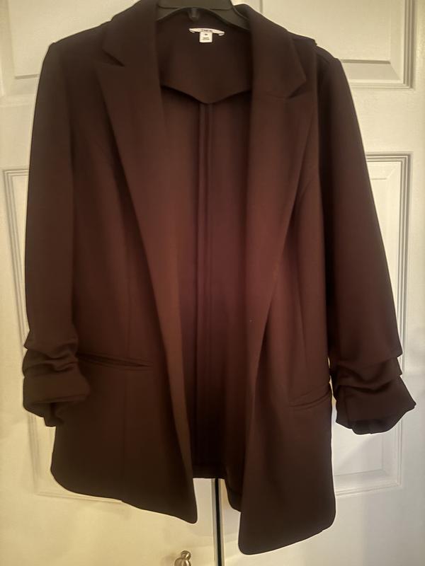 Great ruching on sleeves