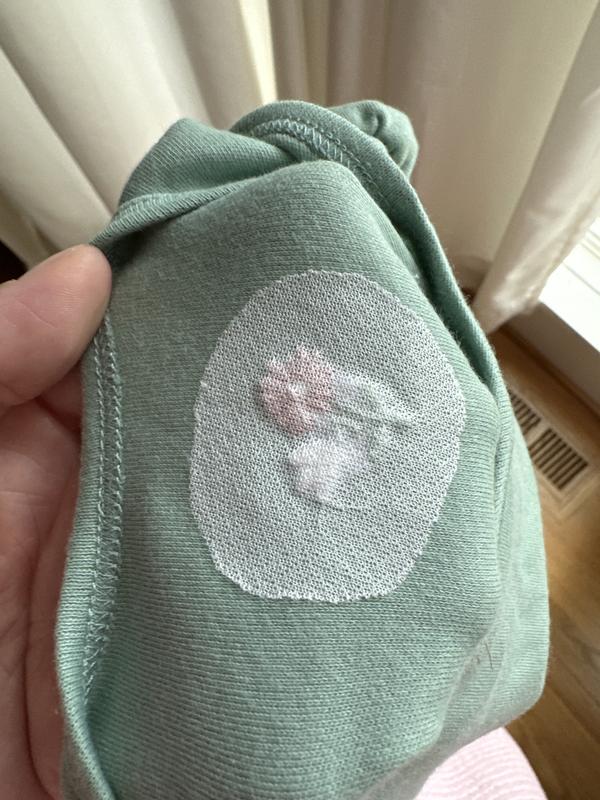 Fabric liner to protect baby’s skin from the embroidery, but the embroidery is not scratchy at all