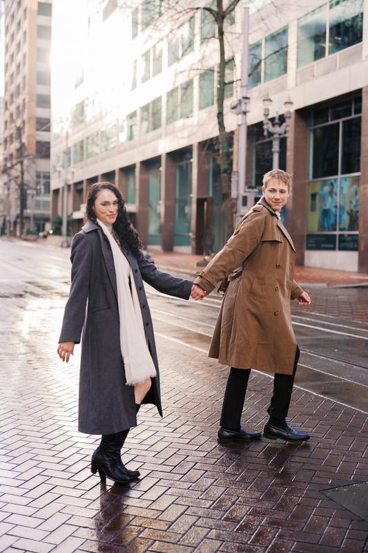 My guy is 6’ and wears a 40 -42 in suit jacket. This 40R fit nearly perfectly.