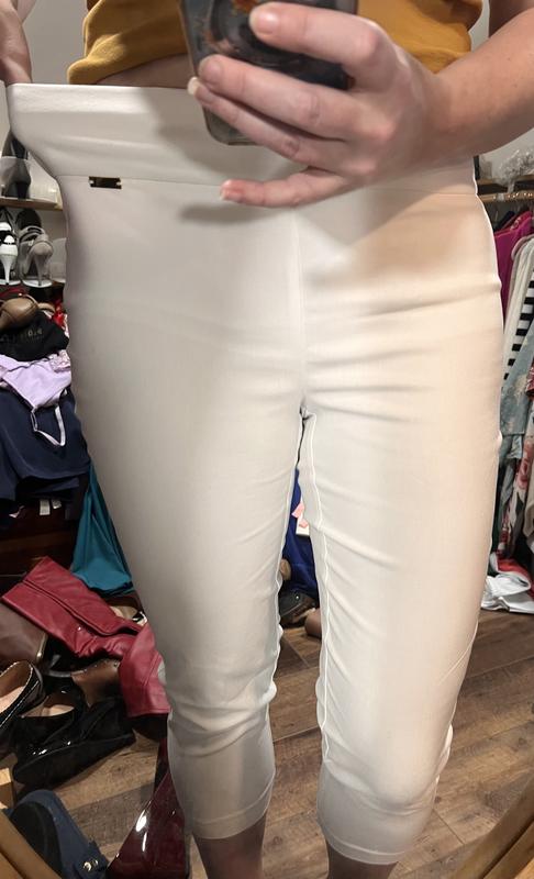 Awkward rise, too much stretch in waist, hits perfectly mid calf - 5’10”