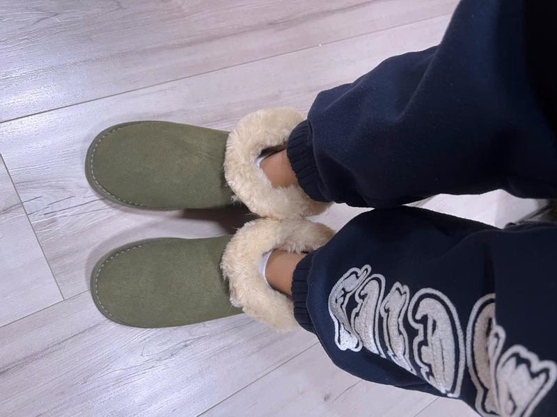 The shoes are beautiful, comfortable, and warm. I am very satisfied.