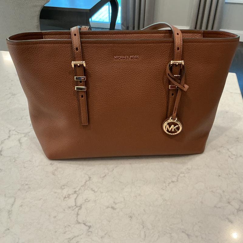 Customer carousel item 1.