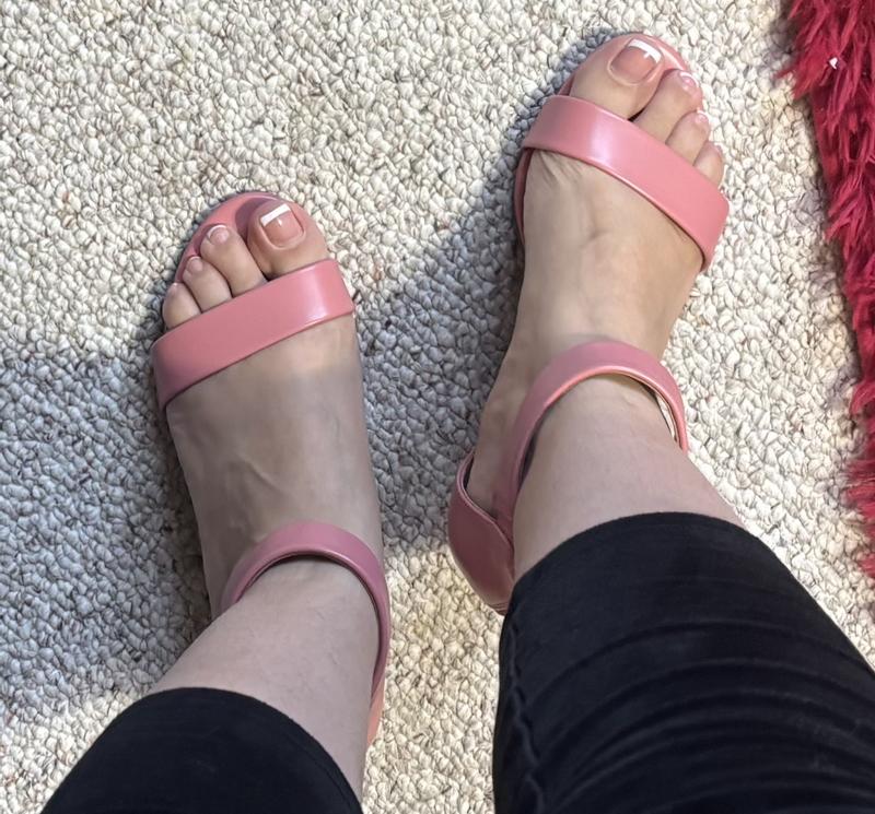 Customer carousel item 1.