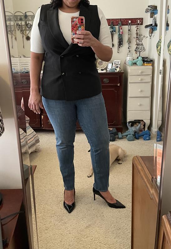 New sleeveless blazer