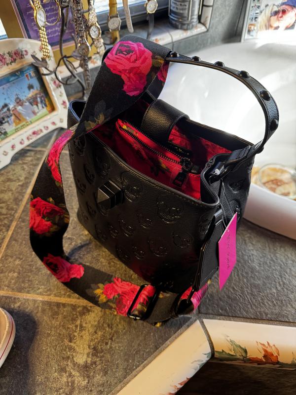 Customer carousel item 3.