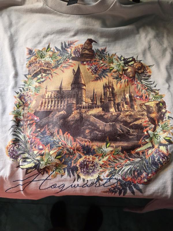 Great Graphics! Great color and really comfy. 

 (The pink glow at the bottom is from the sun bouncing off a super pink shirt I was wearing while taking the photo. The shirt does not have that color at the bottom)