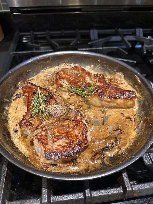 Creamy rosemary pork chops