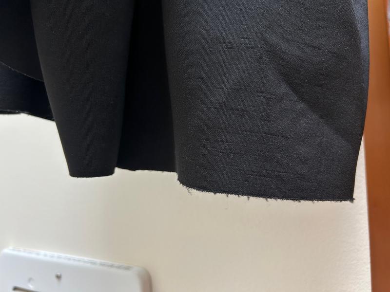 choppy bottom of dress, no slit