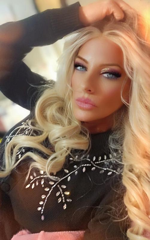 Customer carousel item 1.