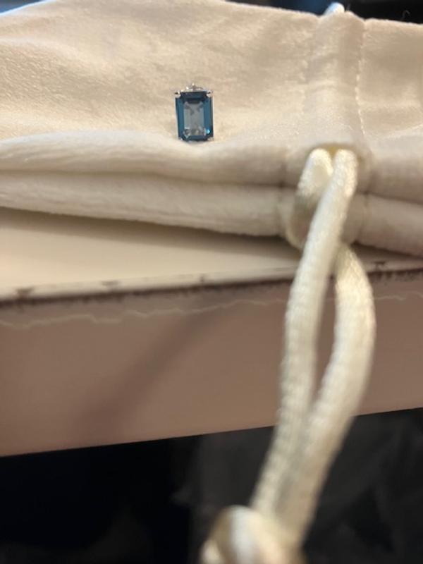 Customer carousel item 1.