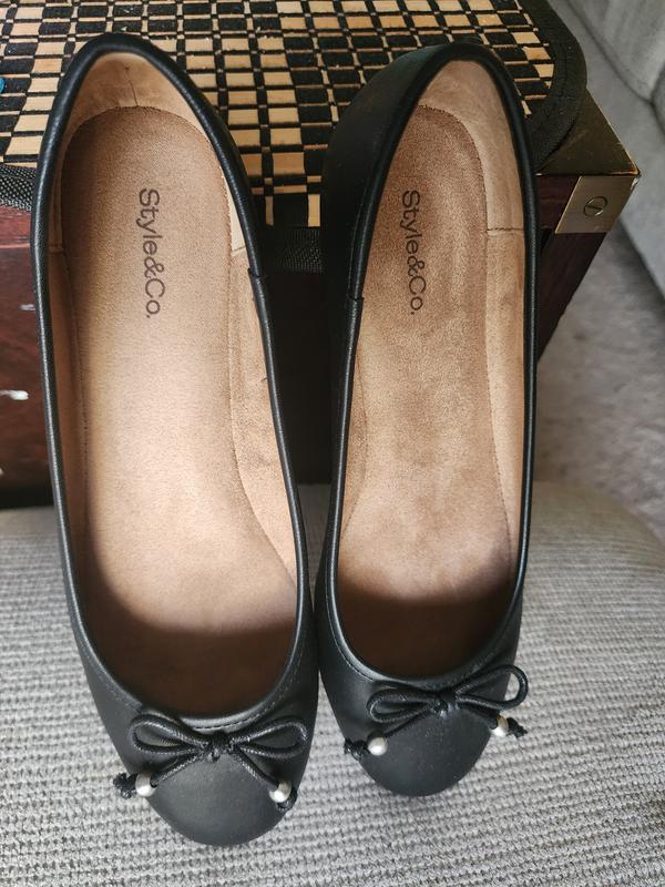 No arch support, cushion, shock absorbency