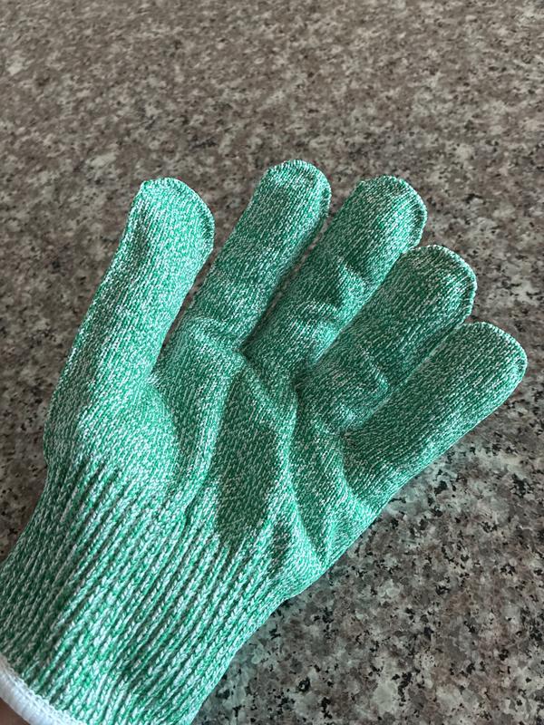 It comes in one size. So a bit big for my small hands