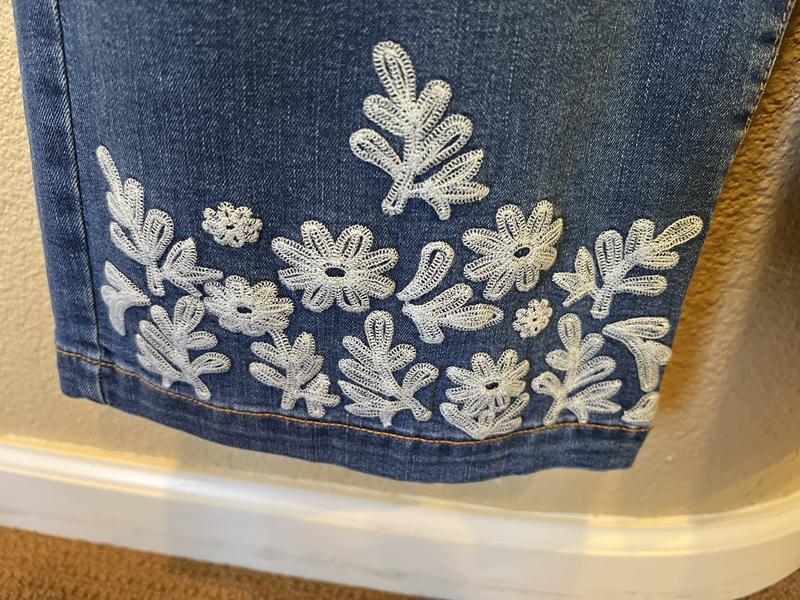 Detail of the embroidery.