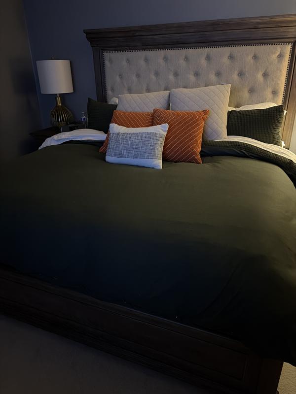 We used the flat side versus the waffle side which is beautiful. The shams show it!