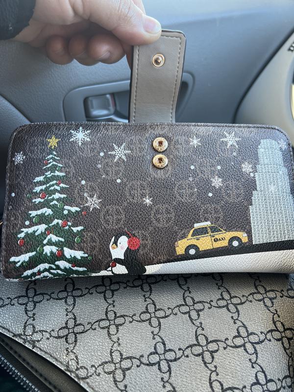 I love it I might go get the crossbody purse that goes with this one