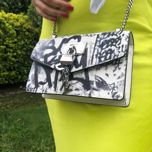 DKNY★Elissa Flap ショルダーストラップ バッグ DKNY Elissa SM Flap Shoulderbag Hemp / Pebble | Buy bags