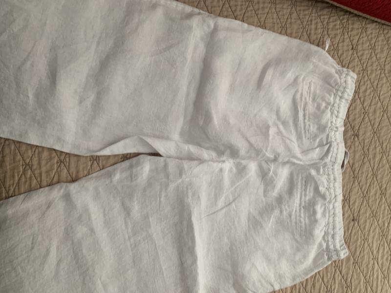 Note the drawstring for waist comfort.